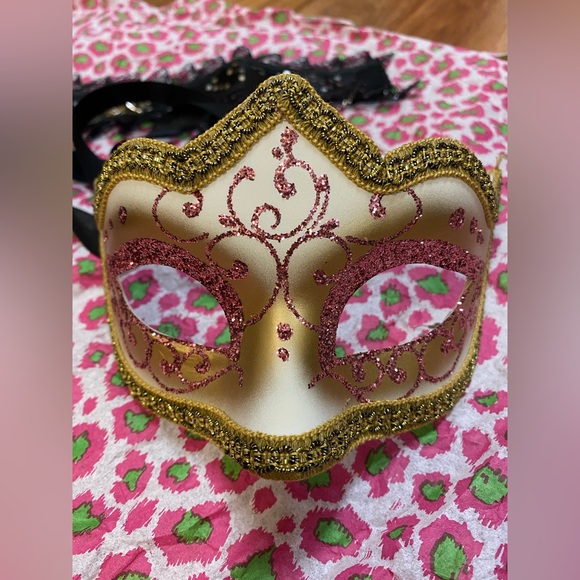Halloween Items - Picture 1 of 5